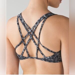 Lululemon Size 8 Free To Be Tranquil Bra Plume White Black